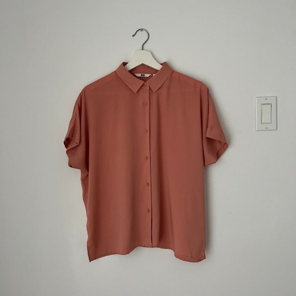 Uniqlo - NWOT Sleeve Blouse - Picture 4 of 4
